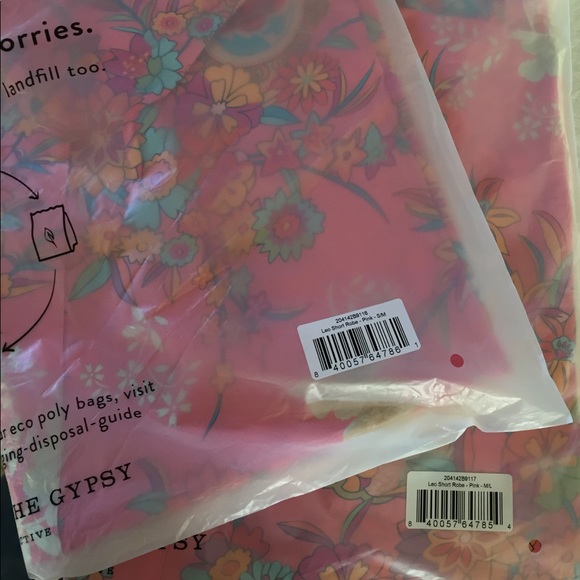 Leo Short Robe - Picture 6 of 9